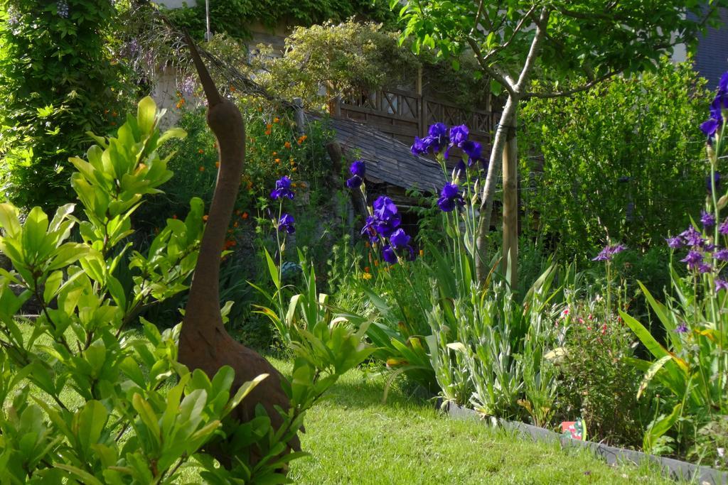 Le Petit Jardin Yoyo Hotel Monts Exterior foto