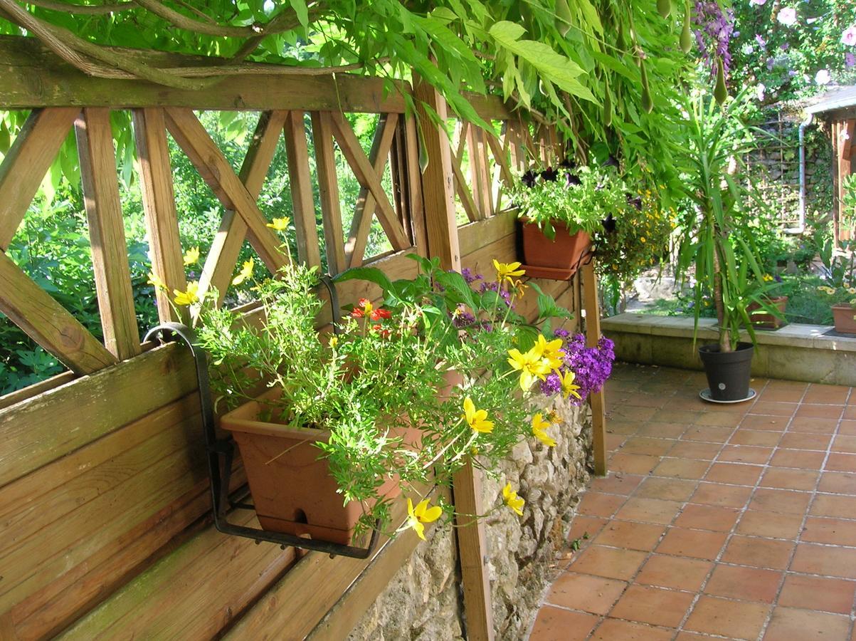 Le Petit Jardin Yoyo Hotel Monts Exterior foto